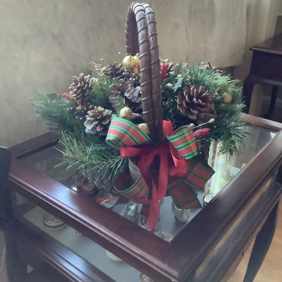 Christmas evergreen basket (artificial) - Picture 5 of 5